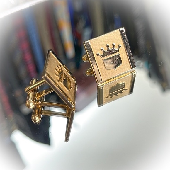 💕Beautiful Vintage Gold Tone Cufflinks Crown💕 - Picture 5 of 5